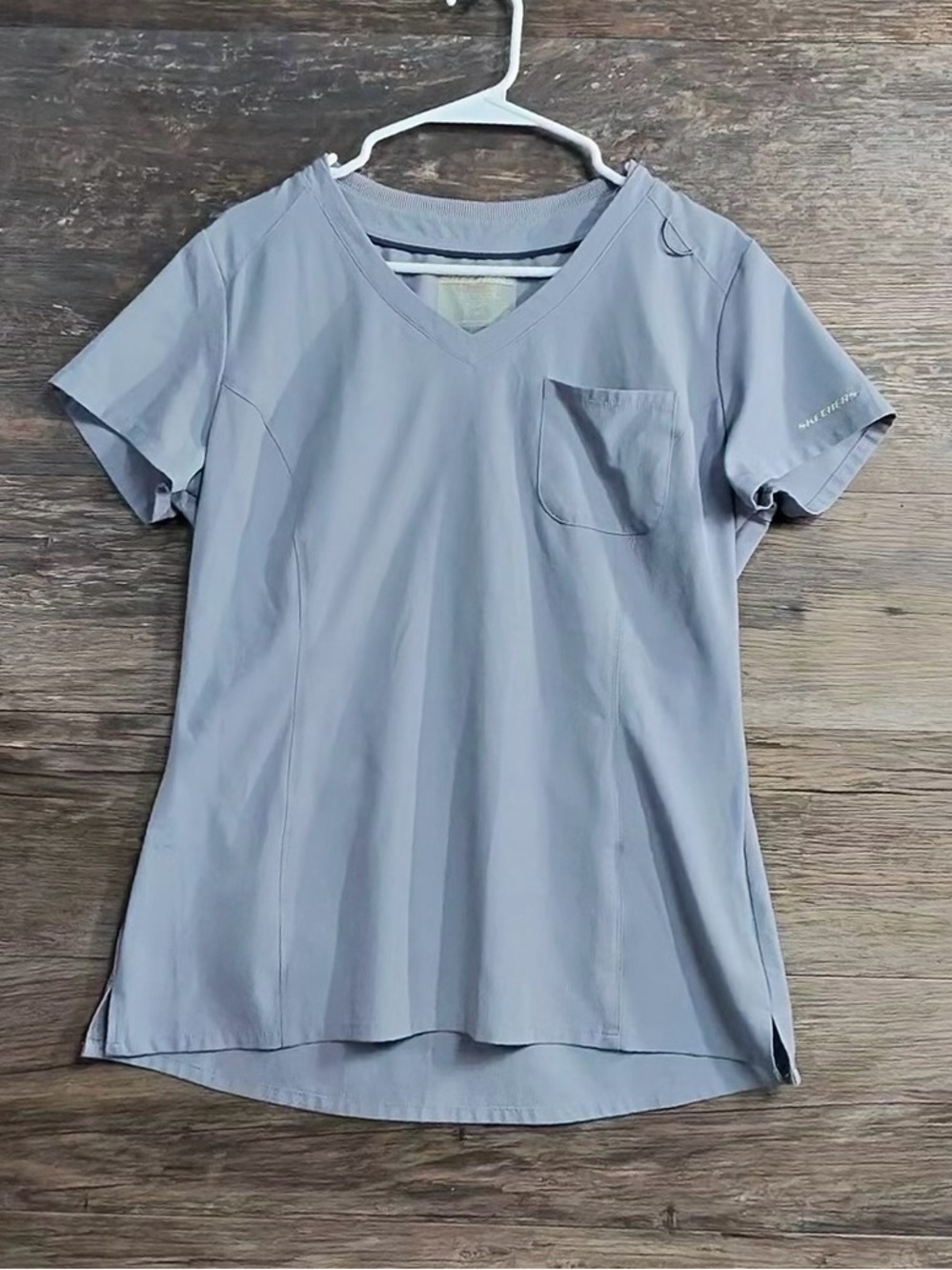 Skechers Women's V-Neck Short Sleeve Tee in Light Gray